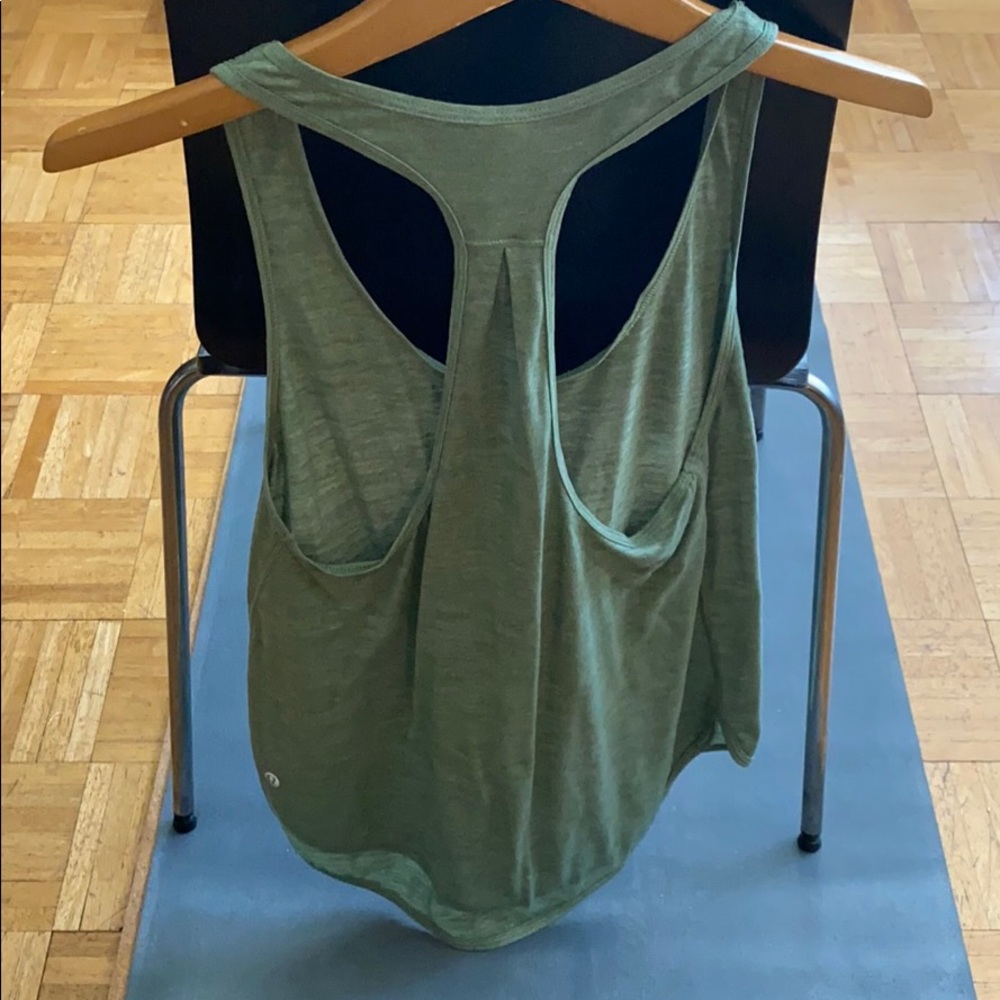 Lululemon Tank top Size 4 - Mint Condition